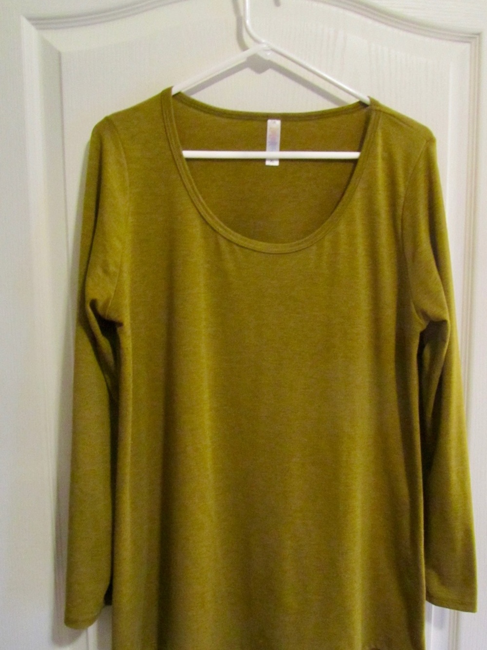 LuLaRoe Lynnae  Shirt